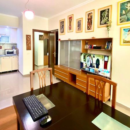 Blloku Apartment Tirana Esterno foto