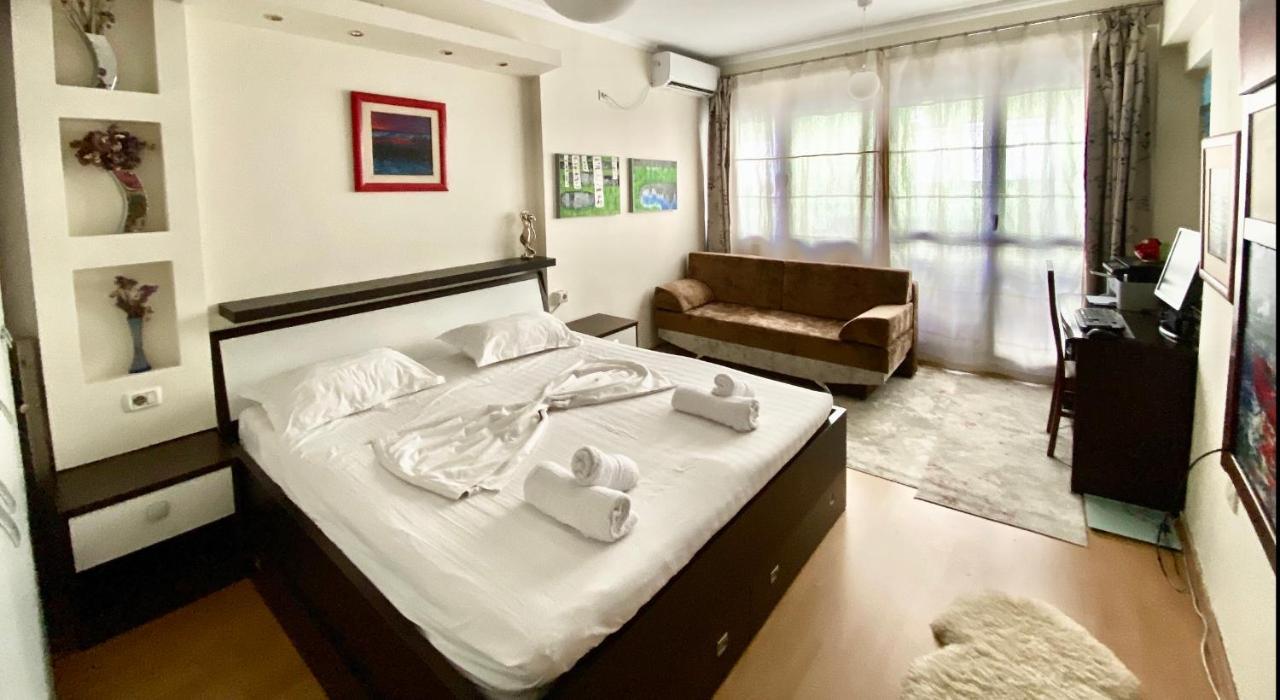 Blloku Apartment Tirana Esterno foto