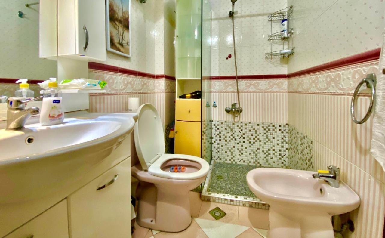 Blloku Apartment Tirana Esterno foto
