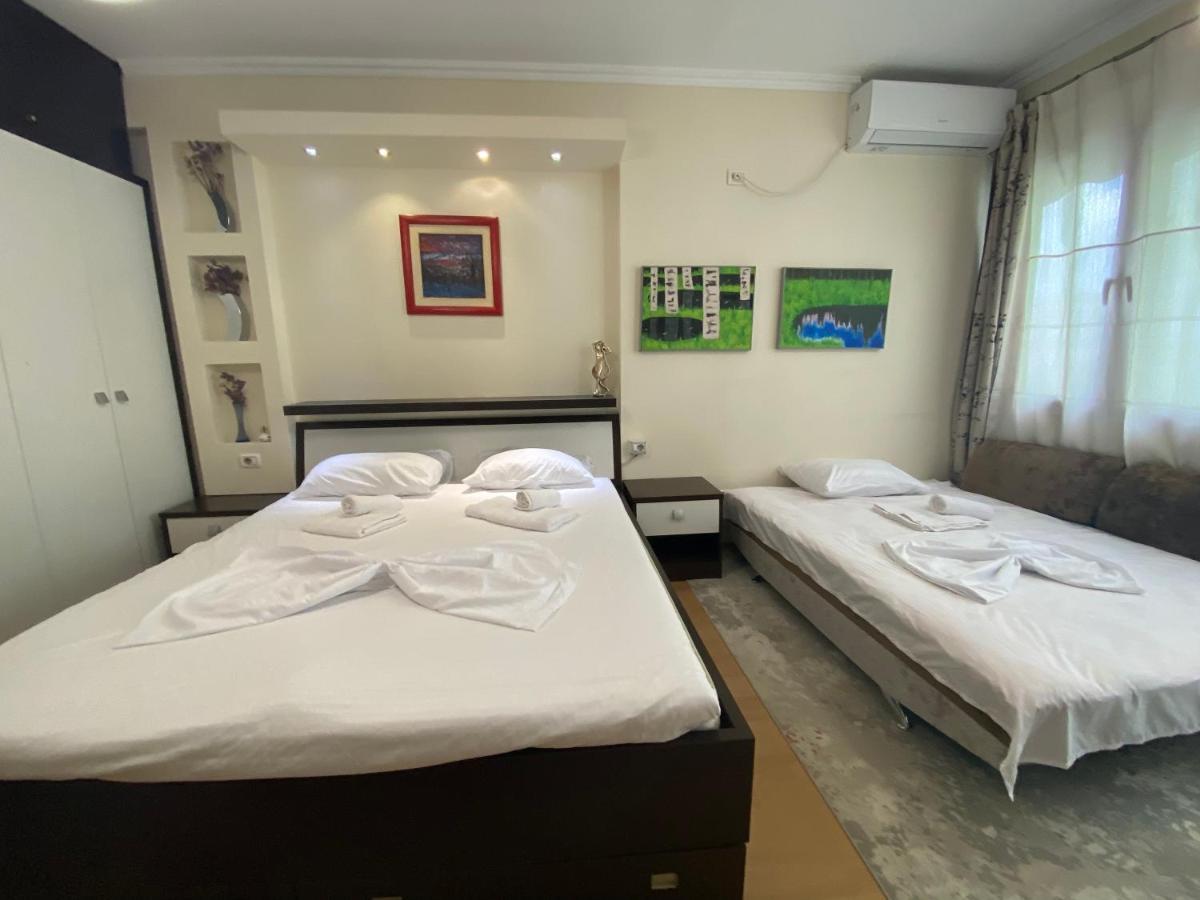 Blloku Apartment Tirana Esterno foto